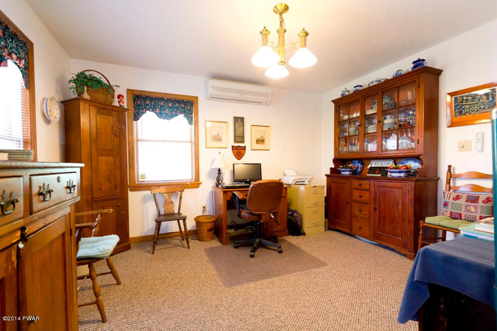 112 Sunset Way Milford, PA 18337 - Photo 9 of 44