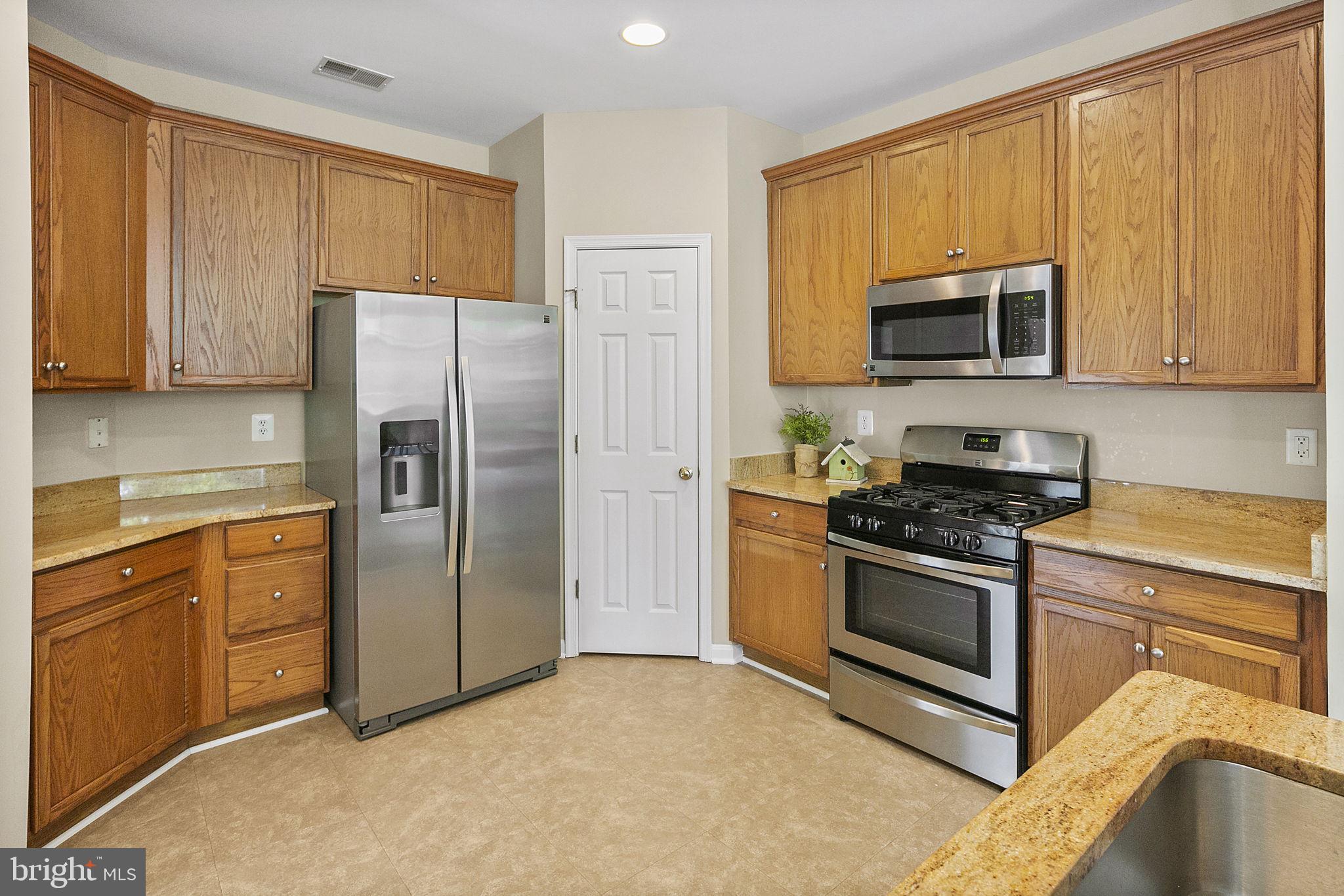 8535 Wyngate Manor Court Alexandria, VA 22309 - Photo 6 of 22