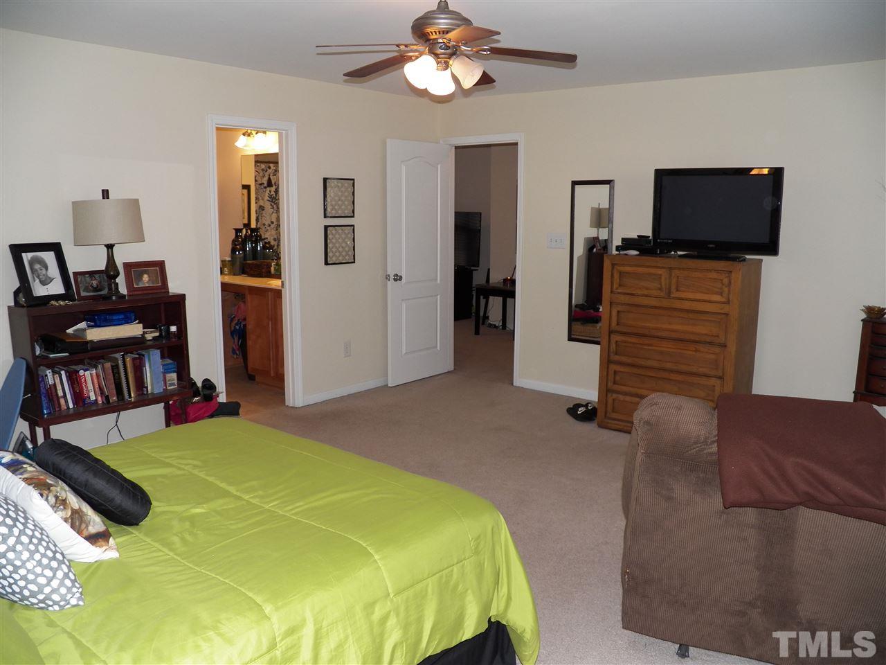 2631 Dutch Grove Circle Raleigh, NC 27610 - Photo 14 of 22