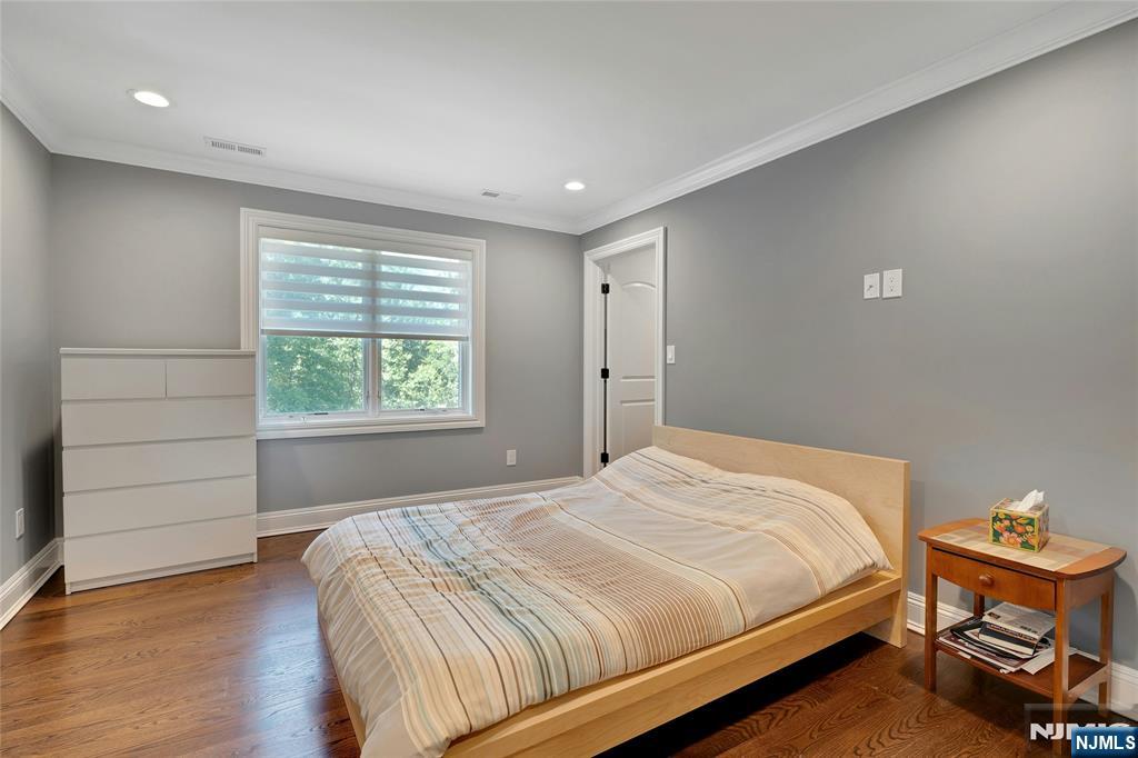 697 Terrace Drive Paramus, NJ 07652 - Photo 20 of 30