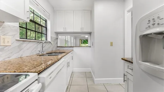 $1,600 | 5288 Treetops Drive, Unit I106, Naples, FL 34113