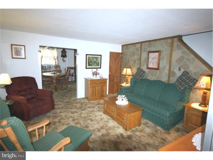 743 Clymer Lane Ridley Park, PA 19078 - Photo 6 of 20 Living Room