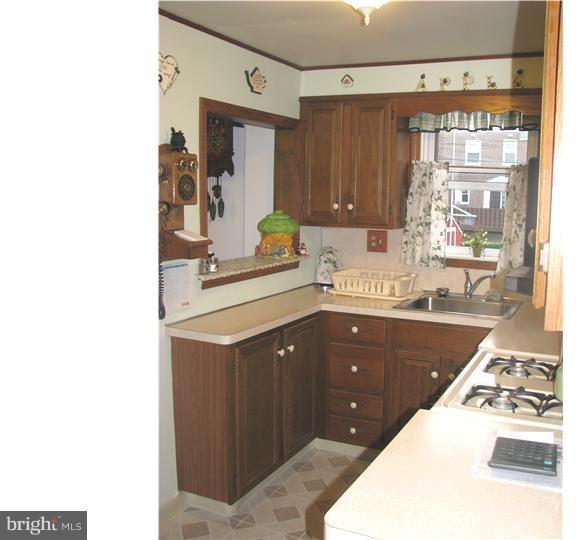 743 Clymer Lane Ridley Park, PA 19078 - Photo 9 of 20 Kitchen
