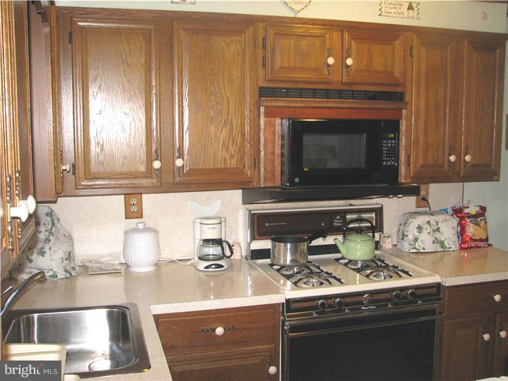 743 Clymer Lane Ridley Park, PA 19078 - Photo 10 of 20 Kitchen