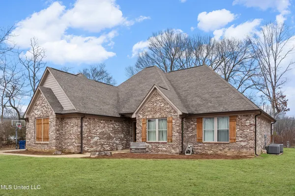 $449,900 | 1134 Sandy Betts Road, Nesbit, MS 38651