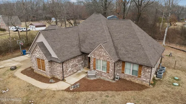 $449,900 | 1134 Sandy Betts Road, Nesbit, MS 38651