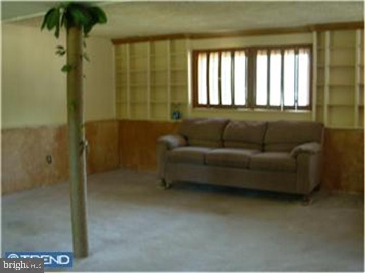 10 Harvard Road Atco, NJ 08004 - Photo 7 of 9 Family Room