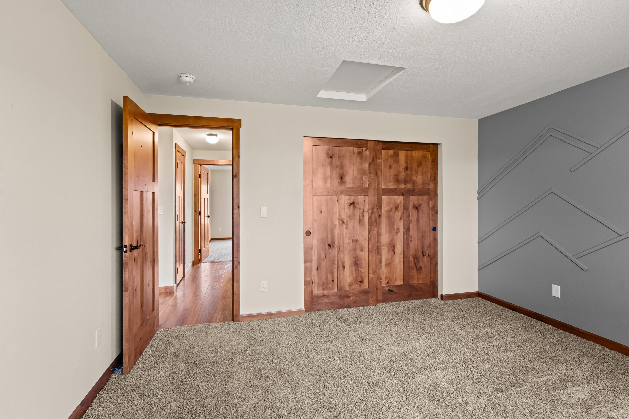 597 Bigham Brown Road Eagle Point, OR 97524 - Photo 21 of 52 Guest Bed 1