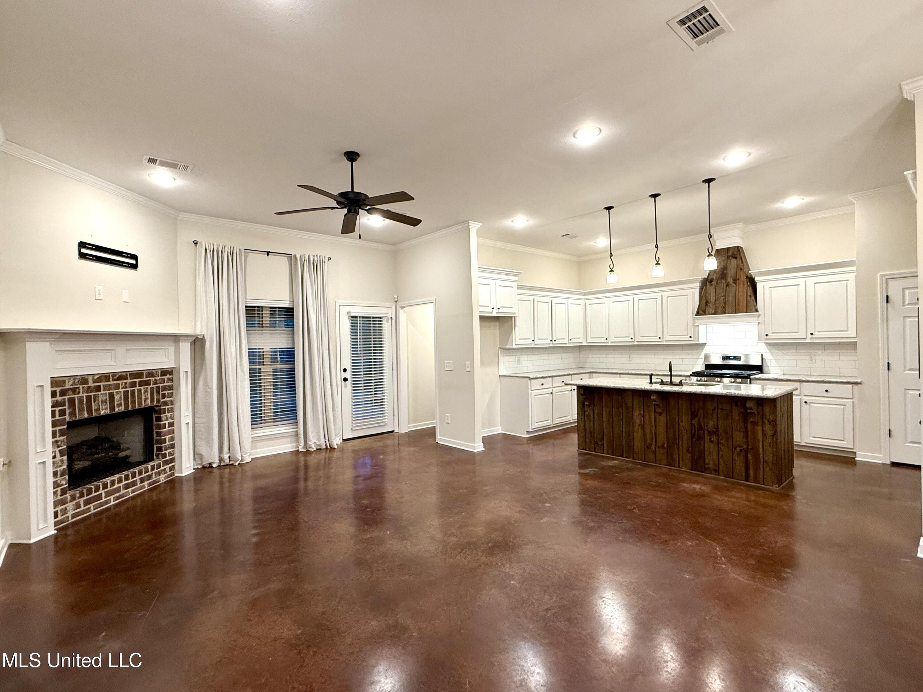 921 Filmore Dr. Brandon, MS 39042 - Photo 11 of 34 Photo Jan 13 2026, 5 22 06 PM