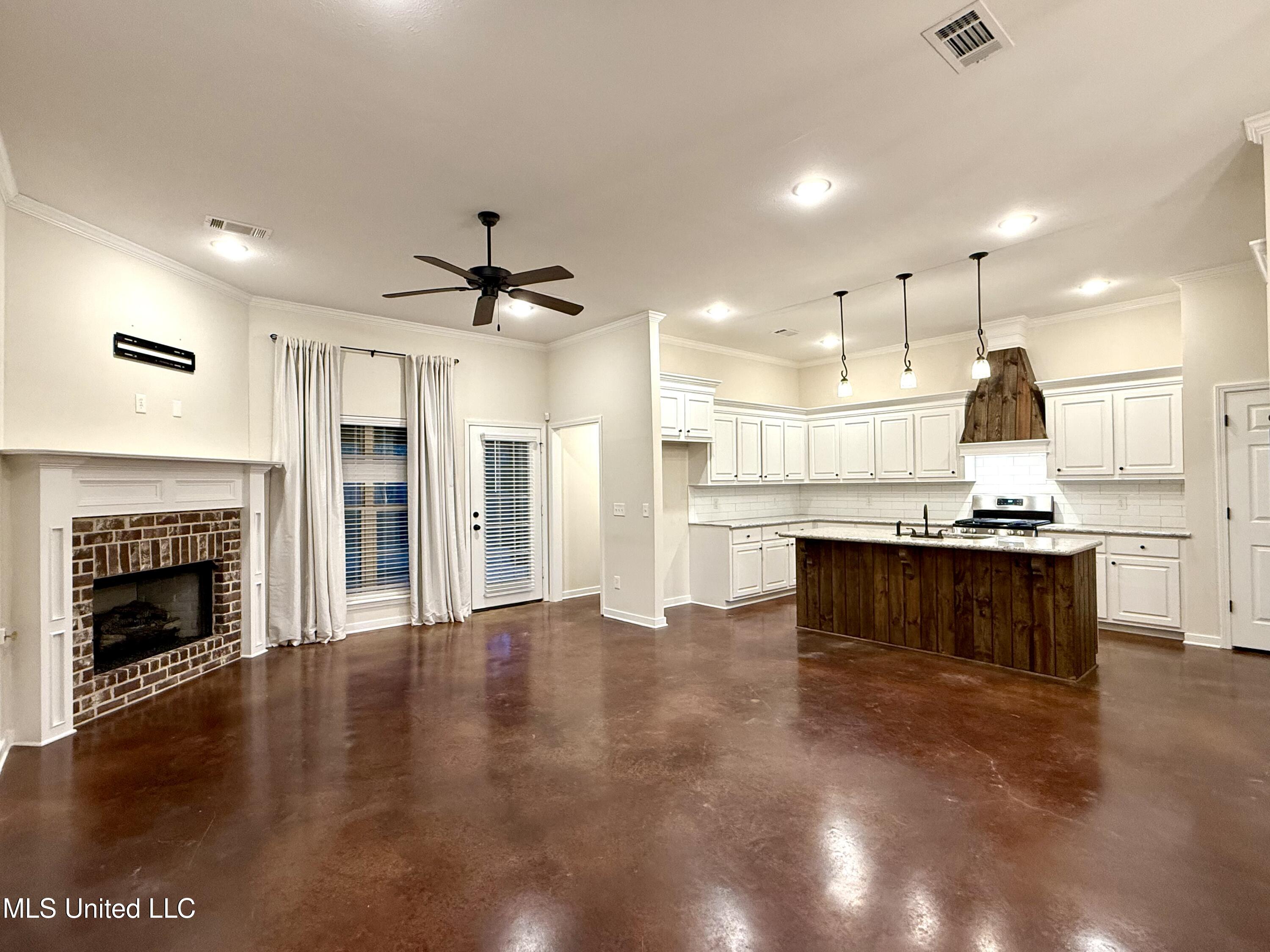 921 Filmore Dr. Brandon, MS 39042 - Photo 13 of 34 Photo Jan 13 2026, 5 22 09 PM