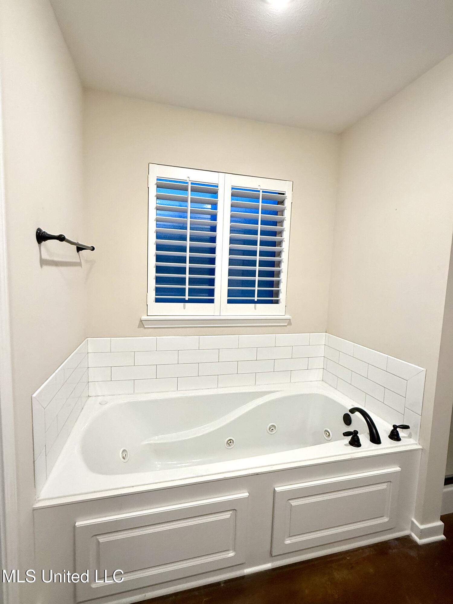 921 Filmore Dr. Brandon, MS 39042 - Photo 18 of 34 Photo Jan 13 2026, 5 23 35 PM