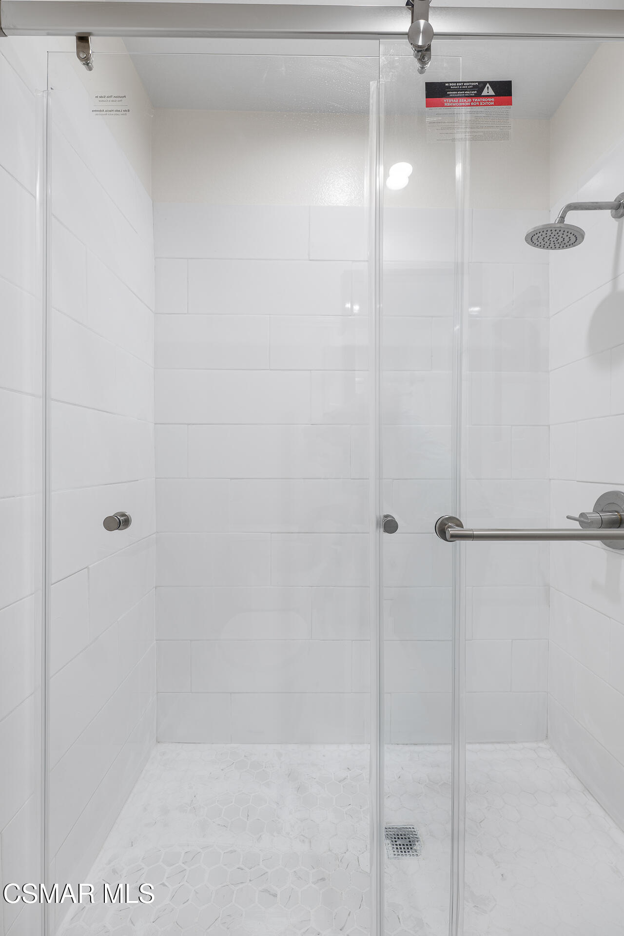 577 Spring Road, Unit 54 Moorpark, CA 93021 - Photo 21 of 23 a bathroom with a shower