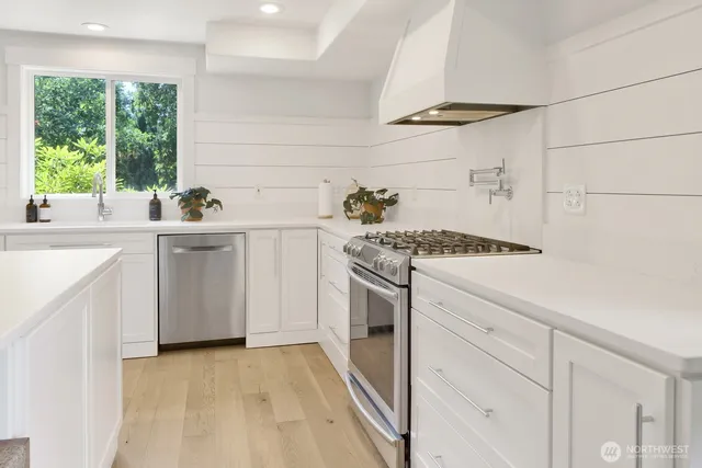 $1,200,000 | 12951 South Front Street, Mount Vernon, WA 98273