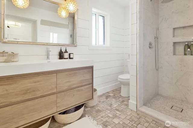 $1,200,000 | 12951 South Front Street, Mount Vernon, WA 98273