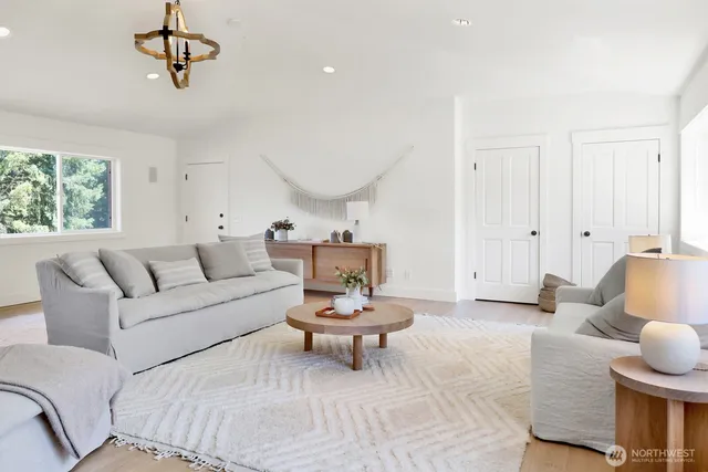 $1,200,000 | 12951 South Front Street, Mount Vernon, WA 98273