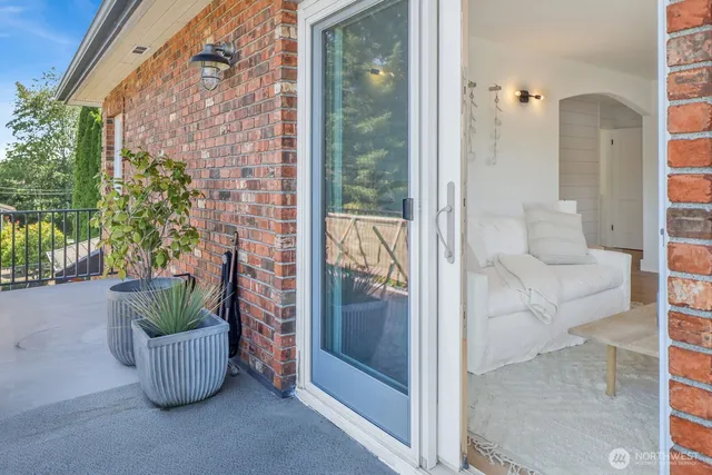 $1,200,000 | 12951 South Front Street, Mount Vernon, WA 98273