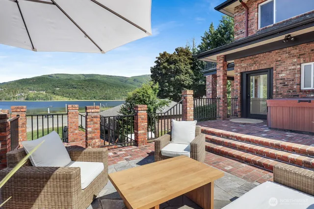 $1,200,000 | 12951 South Front Street, Mount Vernon, WA 98273