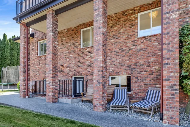 $1,200,000 | 12951 South Front Street, Mount Vernon, WA 98273