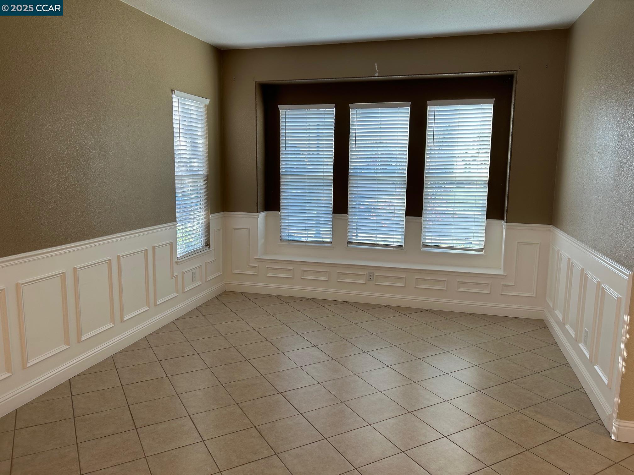 1849 Alexander Way Brentwood, CA 94513 - Photo 7 of 38 an empty room with window