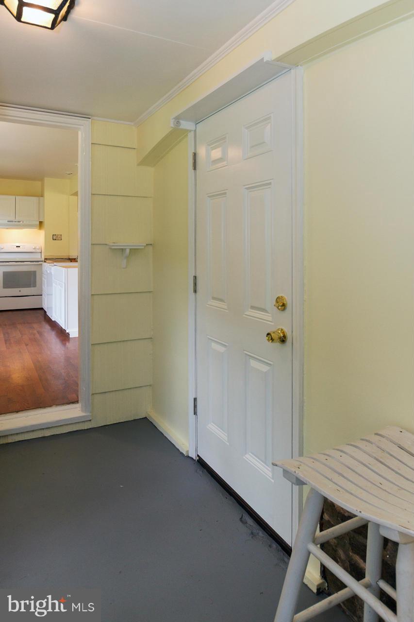 15623 York Road Sparks, MD 21152 - Photo 19 of 29 Breezeway