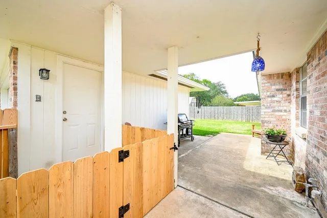 $275,000 | 2016 Willow Bend Drive, Wharton, TX 77488