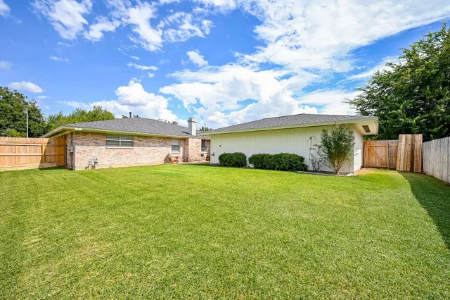 $275,000 | 2016 Willow Bend Drive, Wharton, TX 77488