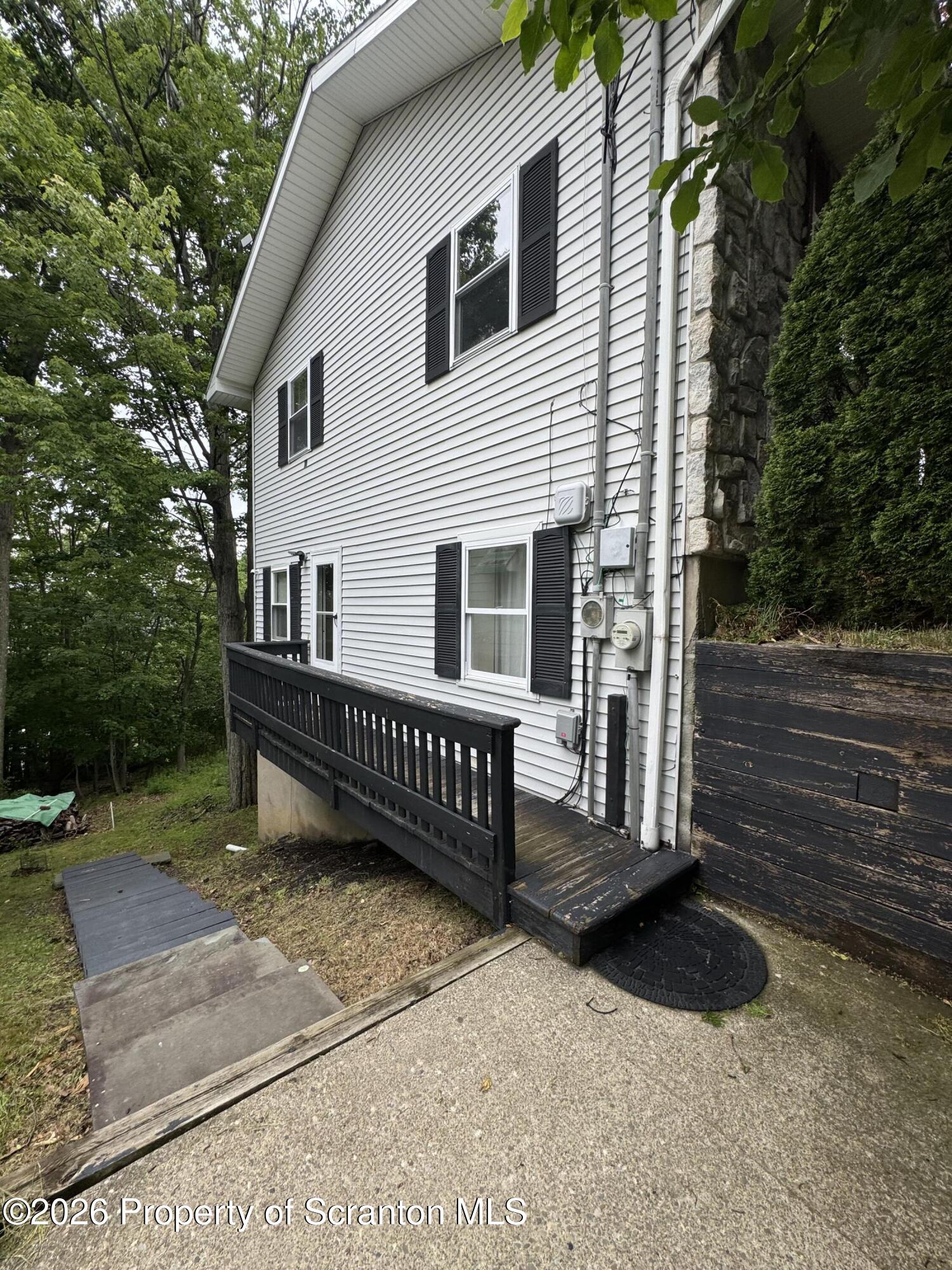 23 East Mountain Road, Unit B Scranton, PA 18505 - Photo 3 of 19 IMG_7601 (1)