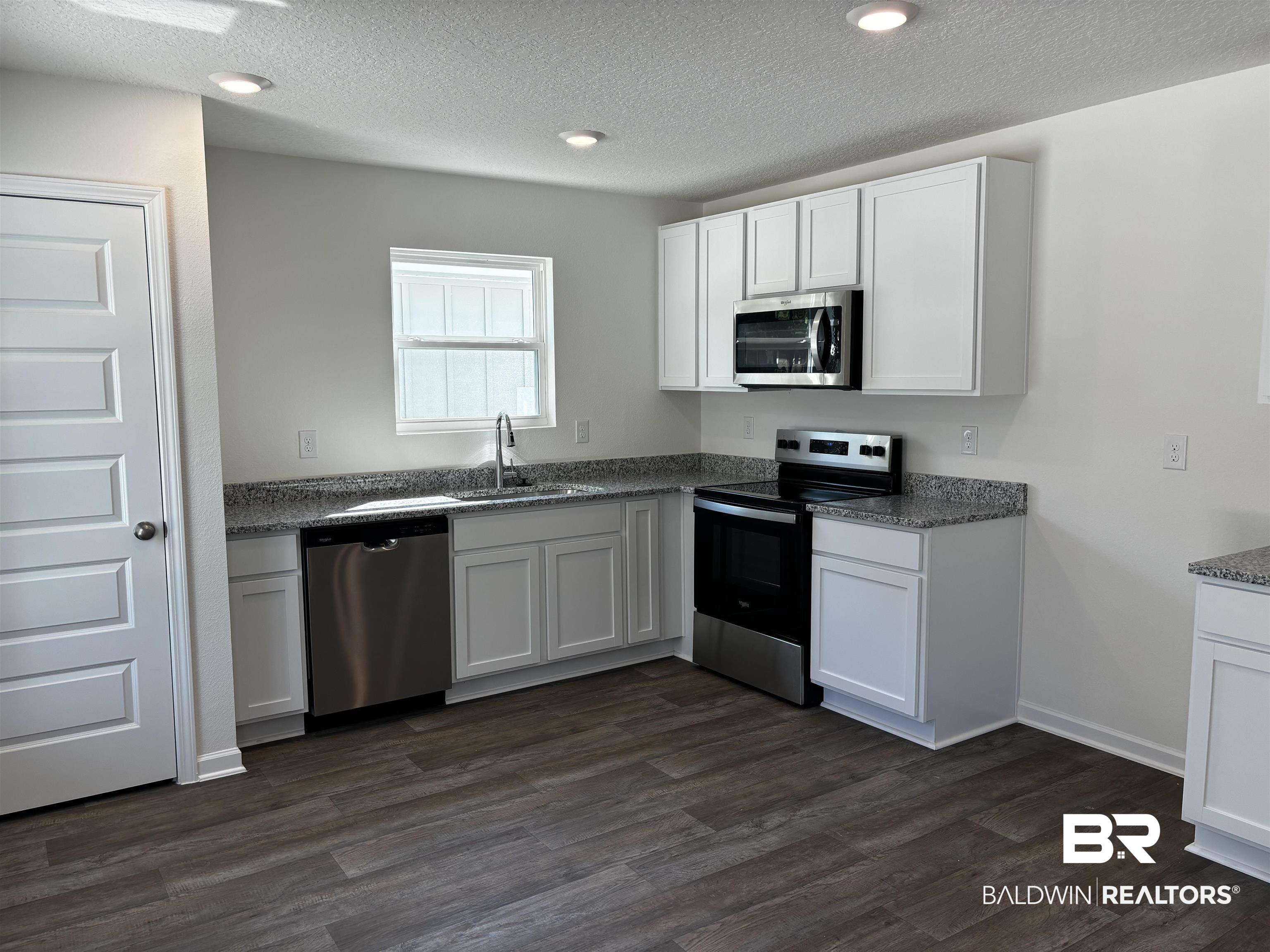 1048 South Bay Street Foley, AL 36535 - Photo 6 of 30