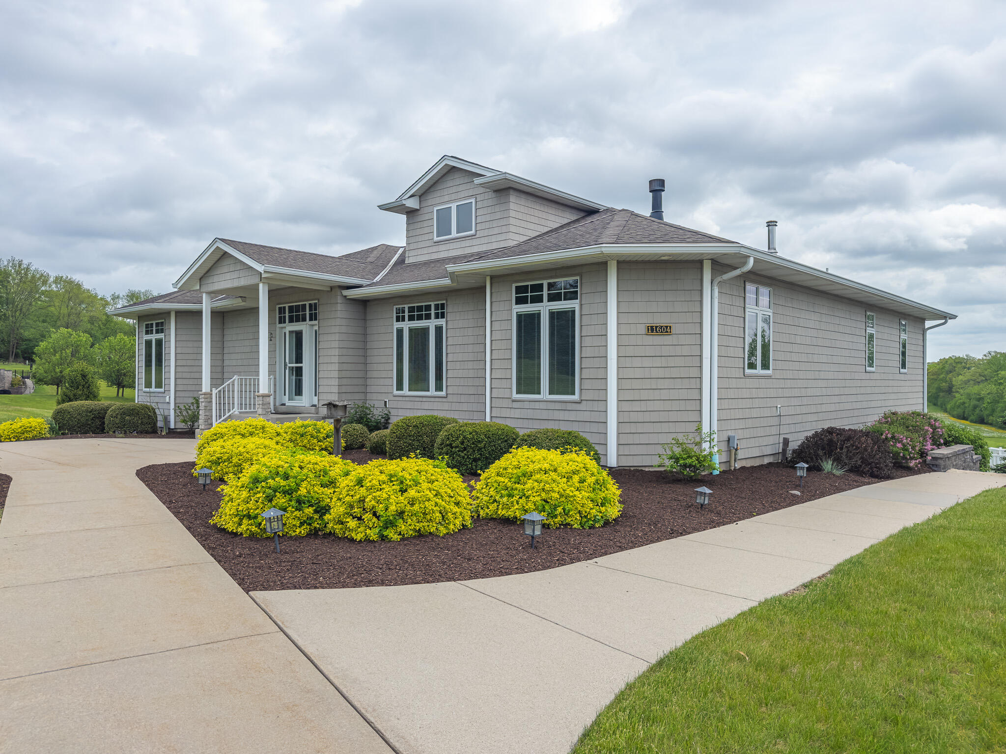 11604 North Granville Road Mequon, WI 53097 - Photo 6 of 49 House