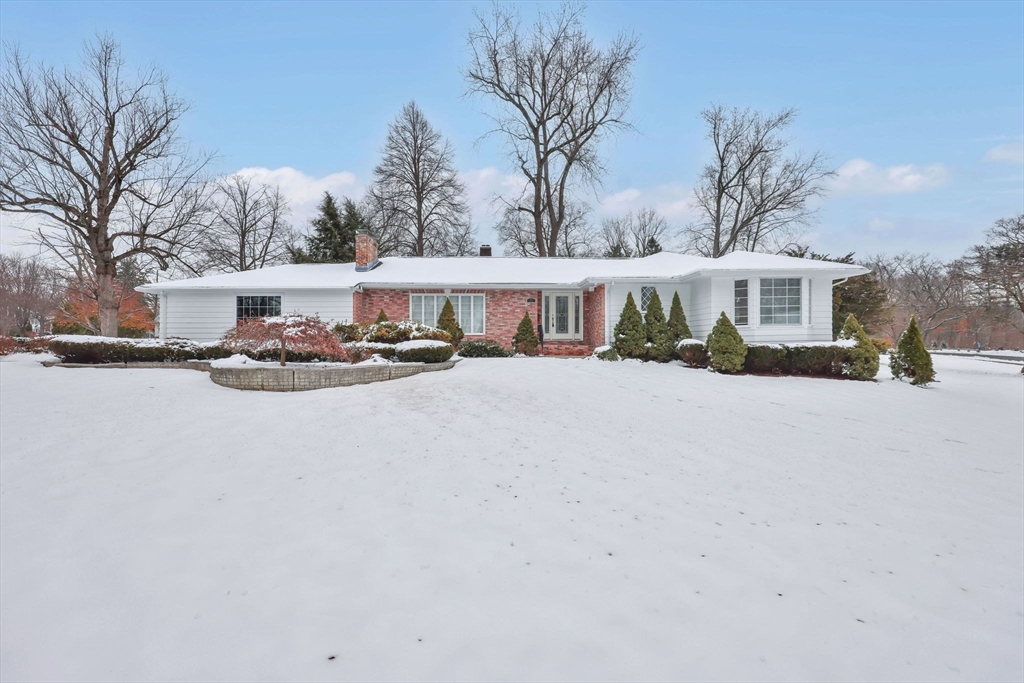 24 Cunningham Street Springfield, MA 01107 - Photo 1 of 42