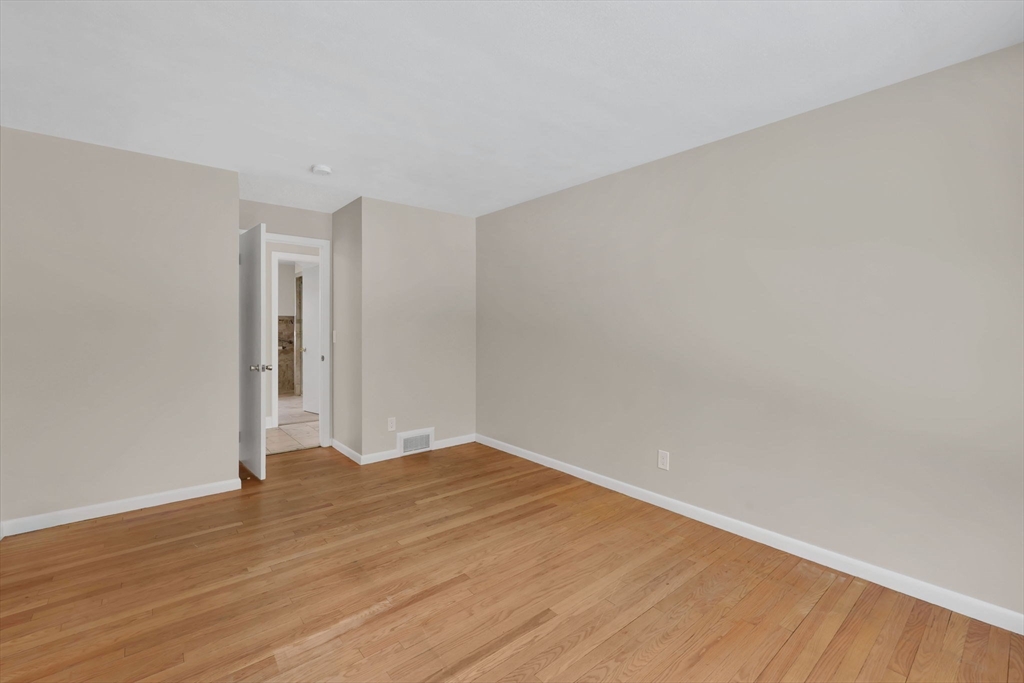 24 Cunningham Street Springfield, MA 01107 - Photo 26 of 42