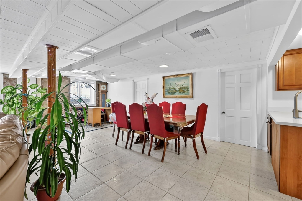 24 Cunningham Street Springfield, MA 01107 - Photo 35 of 42