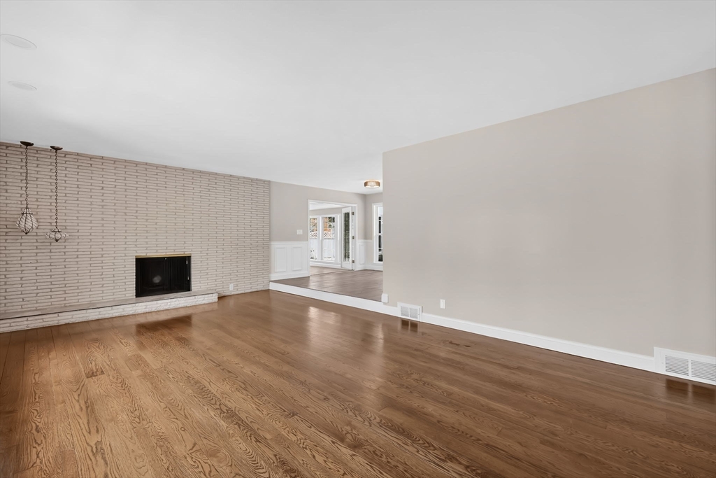 24 Cunningham Street Springfield, MA 01107 - Photo 9 of 42