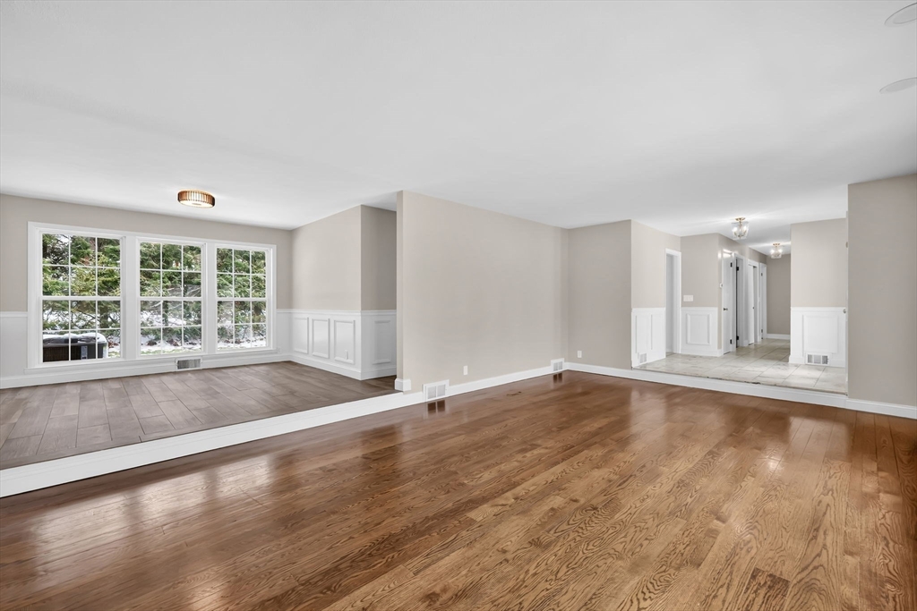 24 Cunningham Street Springfield, MA 01107 - Photo 10 of 42