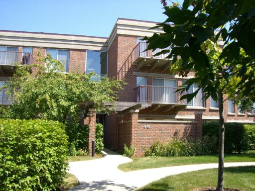 441 Kelburn Road, Unit 312 Deerfield, IL 60015 - Photo 1 of 1 Gallery Image 1
