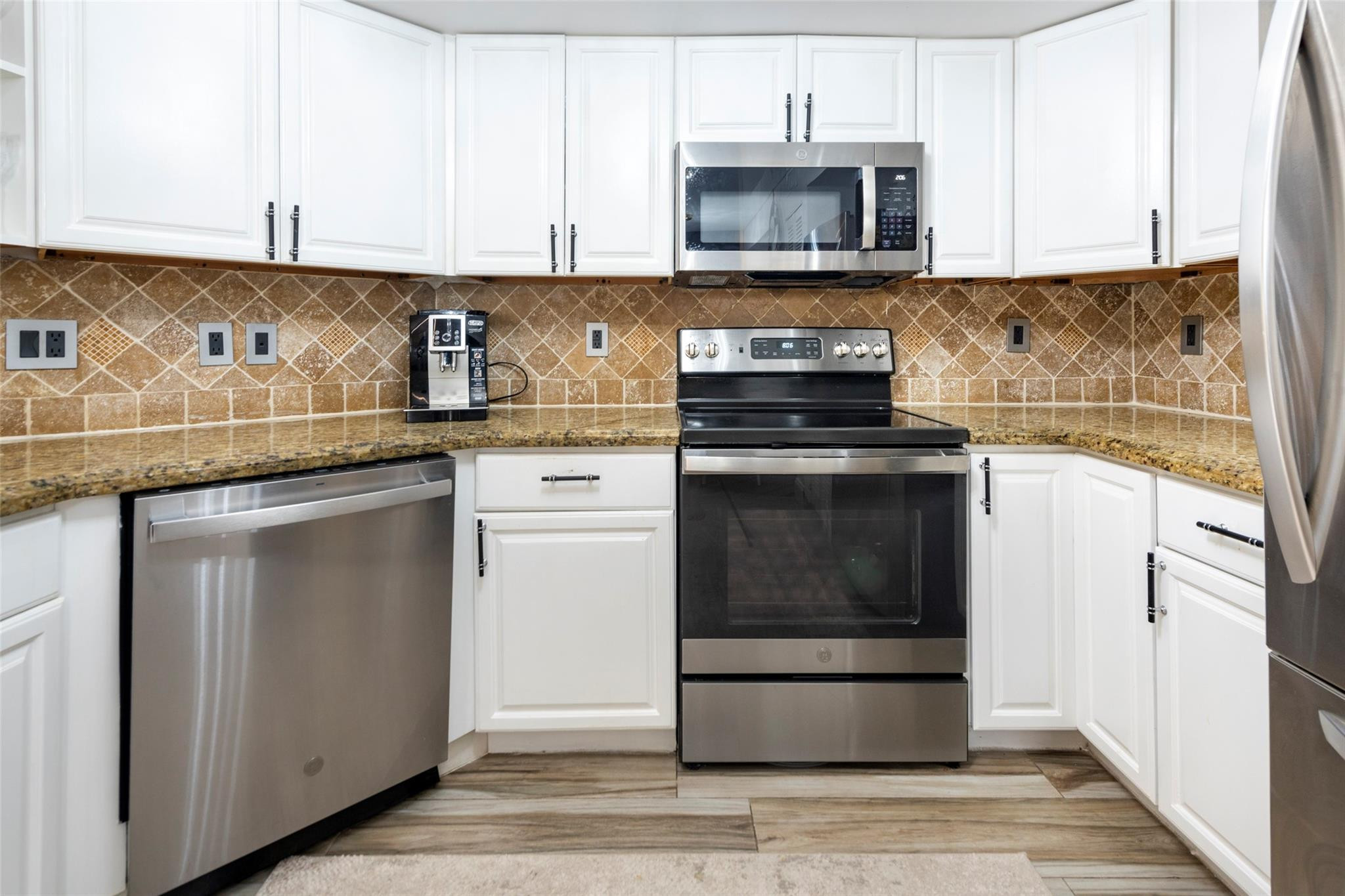 761 North Pine Island Road, Unit 106 Plantation, FL 33324 - Photo 5 of 28 Photo 5