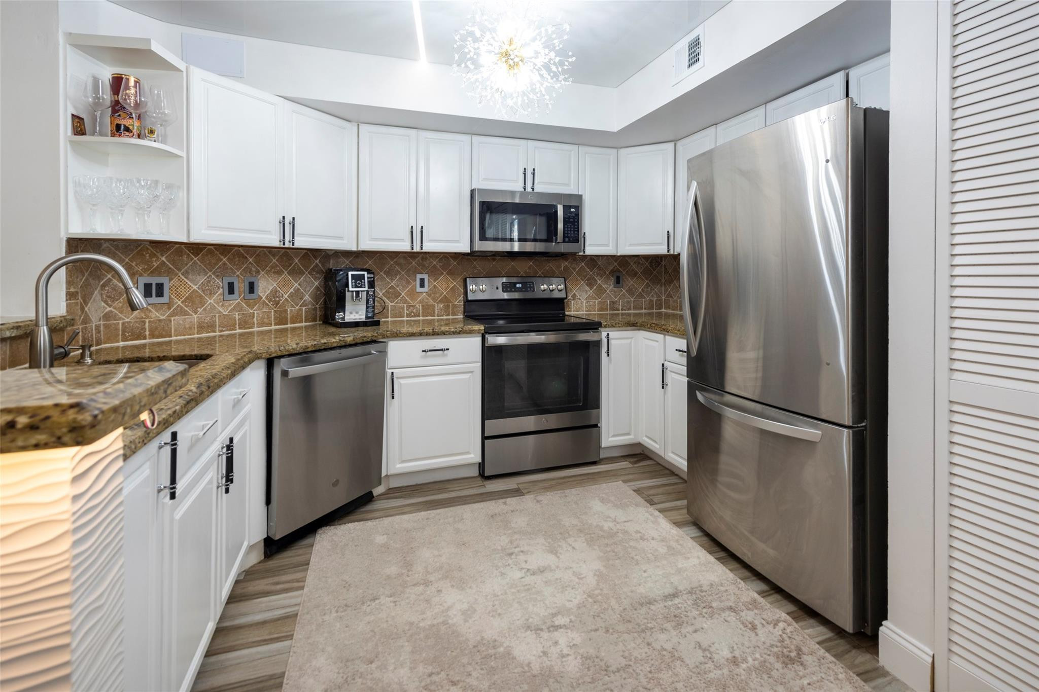 761 North Pine Island Road, Unit 106 Plantation, FL 33324 - Photo 6 of 28 Photo 6