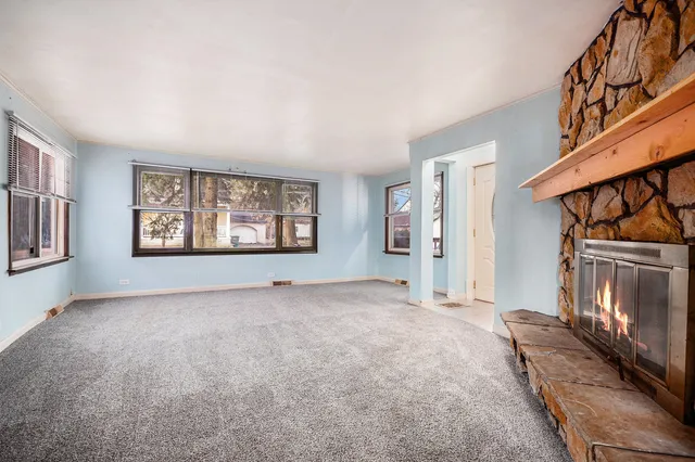 $199,900 | 239 Fern Place, Fox Lake, IL 60020