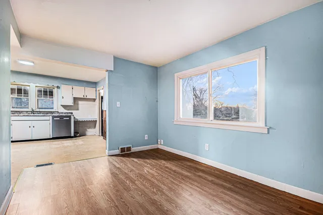 $199,900 | 239 Fern Place, Fox Lake, IL 60020