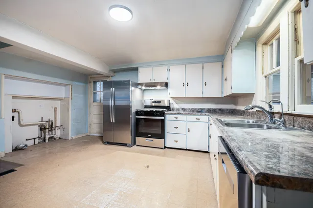 $199,900 | 239 Fern Place, Fox Lake, IL 60020