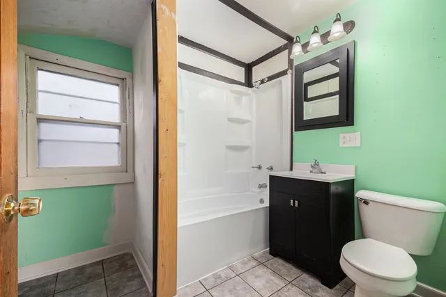 $199,900 | 239 Fern Place, Fox Lake, IL 60020