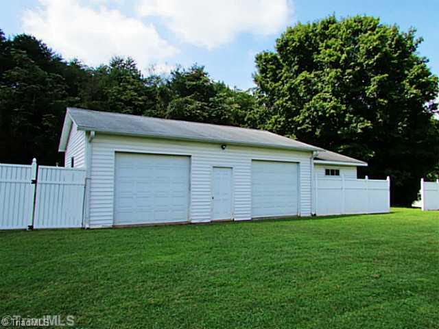 310 Stewart Road Southeast Winston-Salem, NC 27107 - Photo 14 of 16 Shop/Service Bay(s).