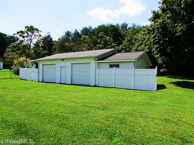 310 Stewart Road Southeast Winston-Salem, NC 27107 - Photo 15 of 16 Shop/Service Bay(s).