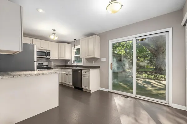 $2,000 | 16340 South McGrath Drive, Plainfield, IL 60586