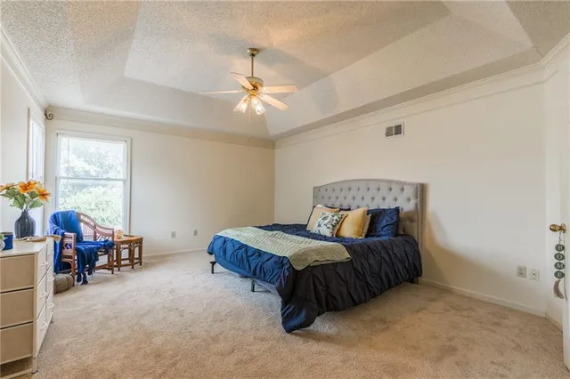 $429,999 | 7640 North Lucerne Court, Kansas City, MO 64151