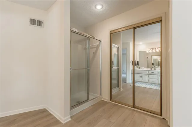 $429,999 | 7640 North Lucerne Court, Kansas City, MO 64151