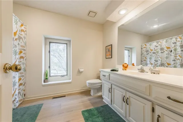 $429,999 | 7640 North Lucerne Court, Kansas City, MO 64151