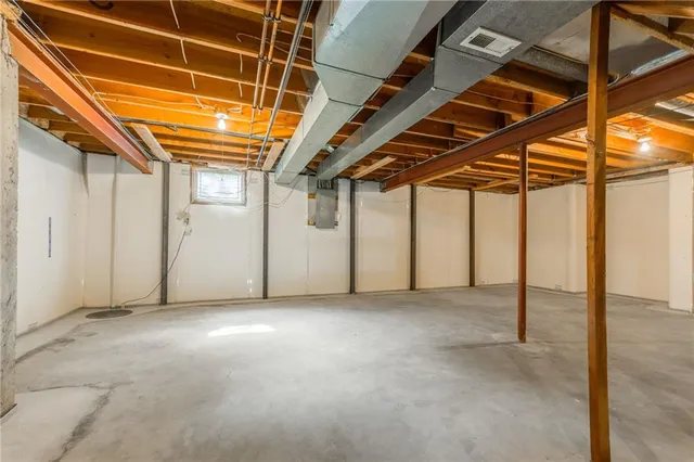 $429,999 | 7640 North Lucerne Court, Kansas City, MO 64151