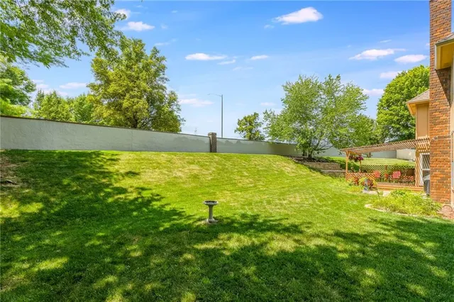 $429,999 | 7640 North Lucerne Court, Kansas City, MO 64151