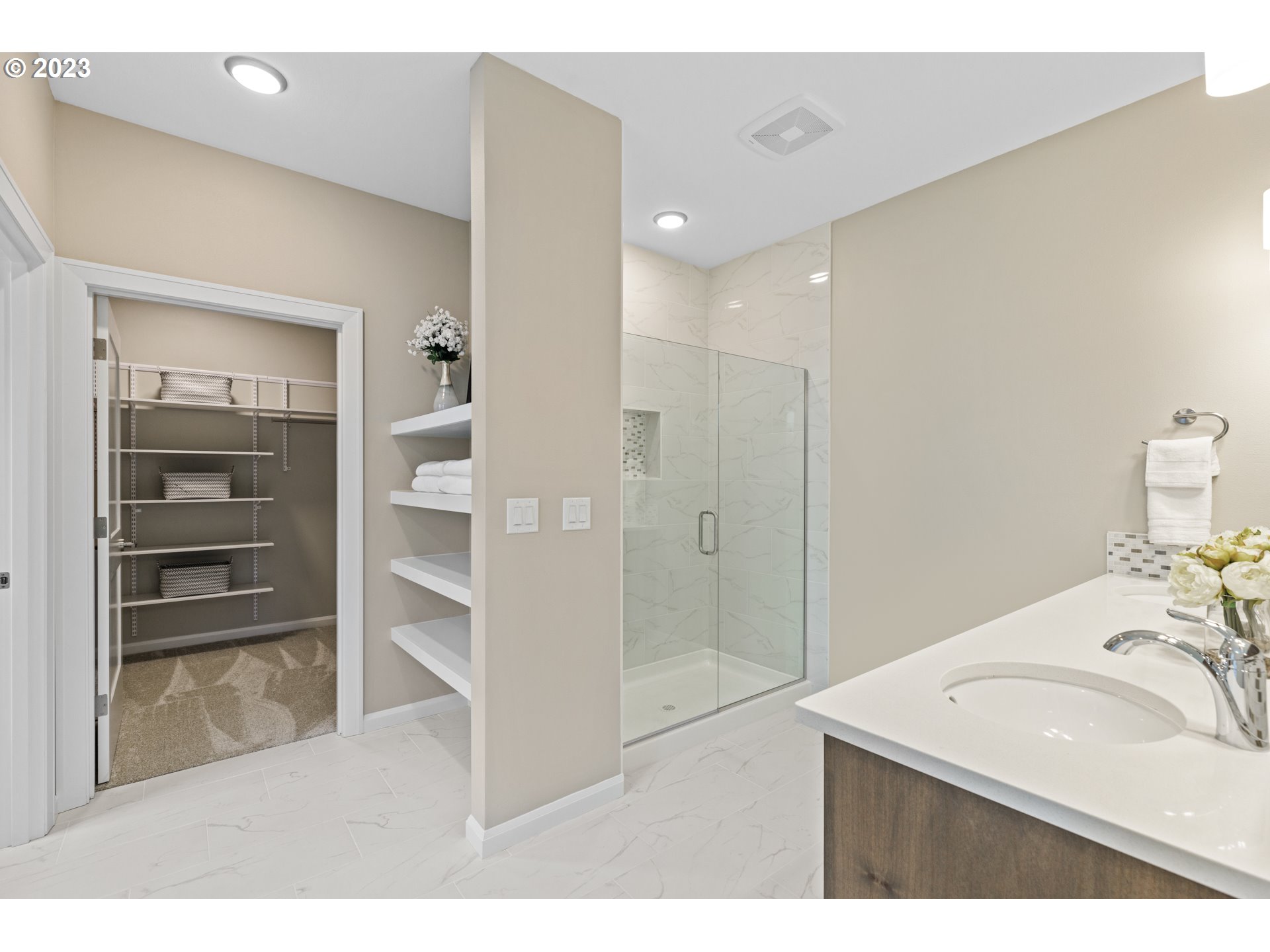 2034 South Royal Court Ridgefield, WA 98642 - Photo 8 of 48 a bathroom with a sink shower and a mirror
